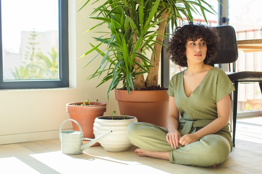 young-pretty-arab-woman-home_1194-115385.jpg